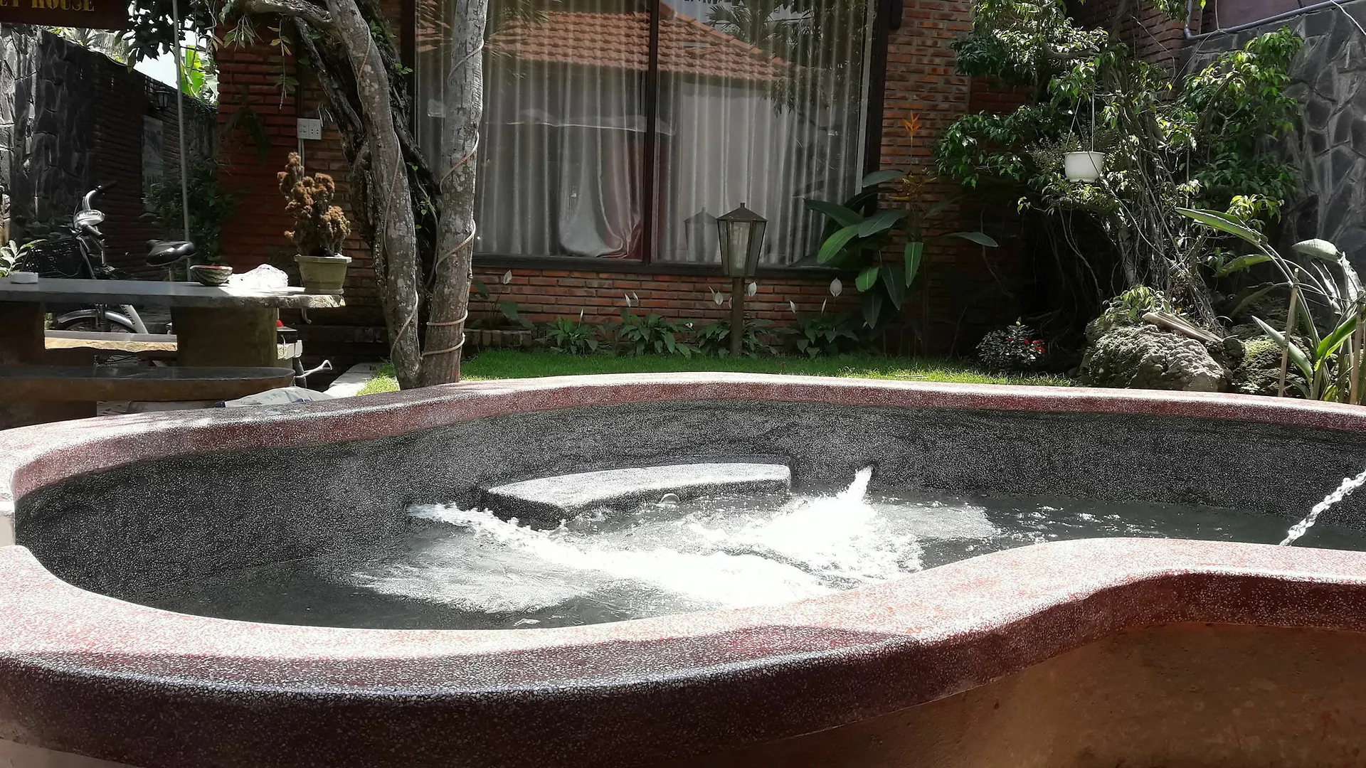 313 Cua Dai - Viet House Homestay هوي ان 2*,